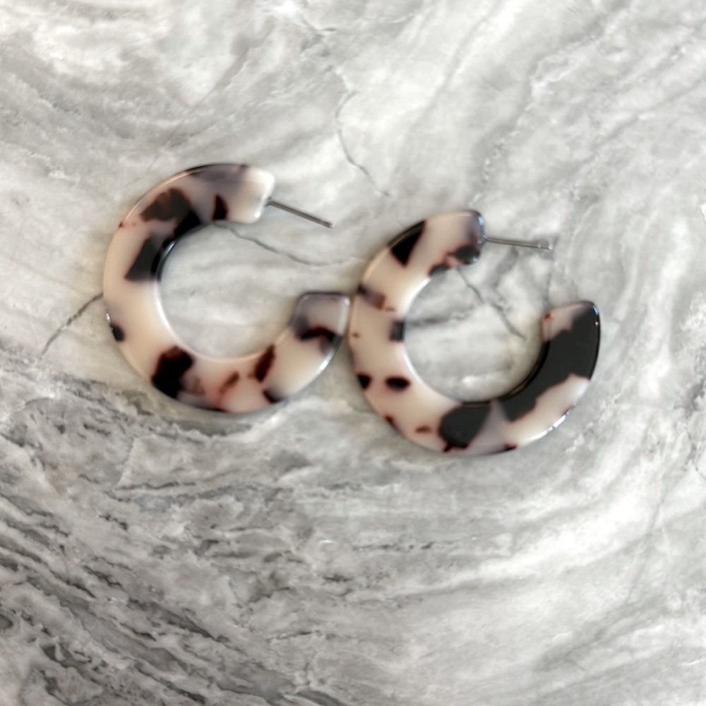 Tortoise hoops - new, never worn, no tag